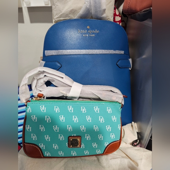 Giftaway Box! Every box will have ALL this listed! Entry for Kate or Dooney! - Picture 7 of 16